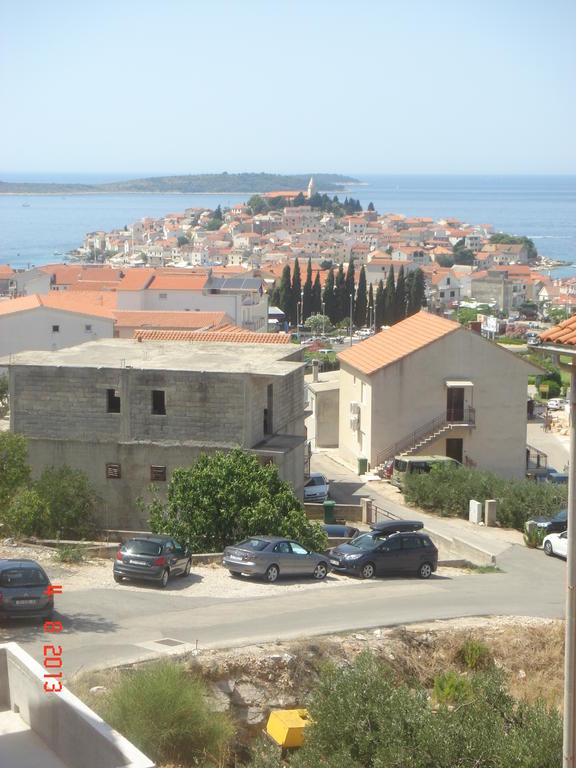 Apartments Renata Primosten Exterior photo
